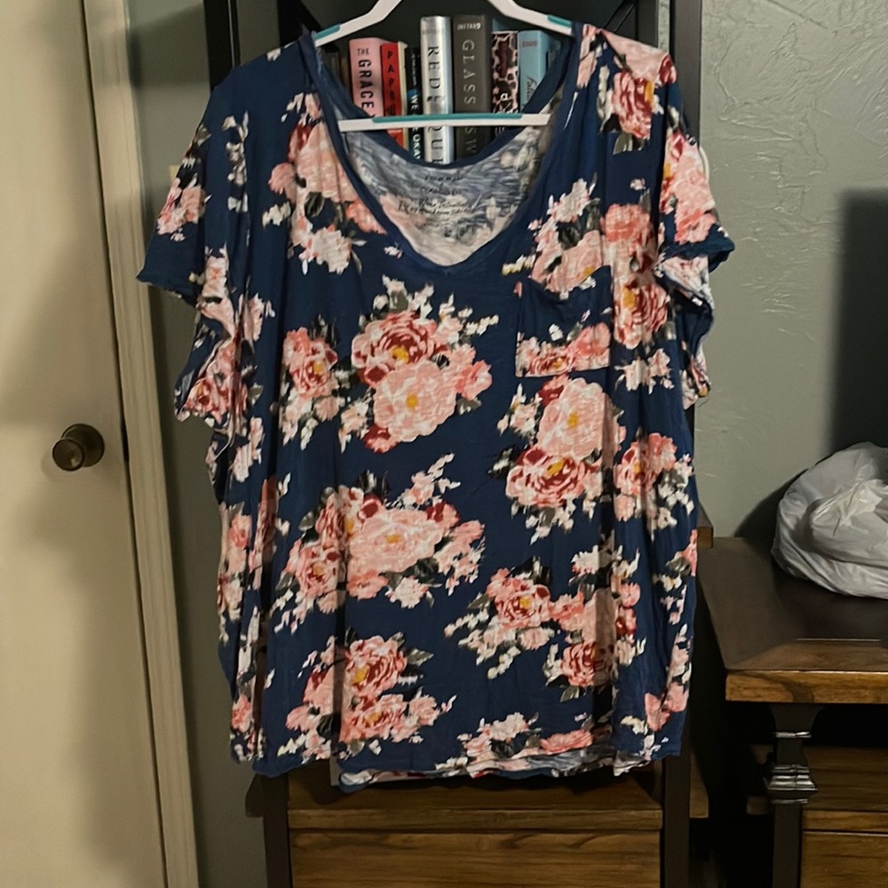 Classic Fit V-Neck Tee